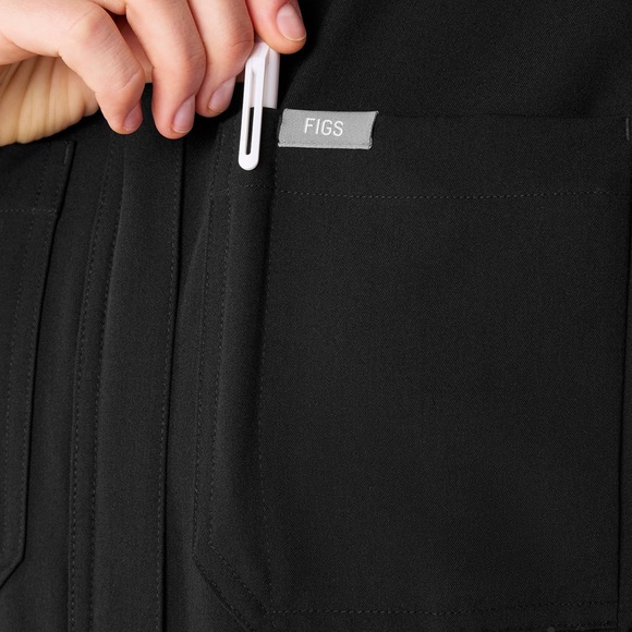 NWT Figs Rafaela Cargo ScrubJumpsuit Black Sz S, Figs Rafaela Cargo Jumpsuit $98 - Picture 4 of 11